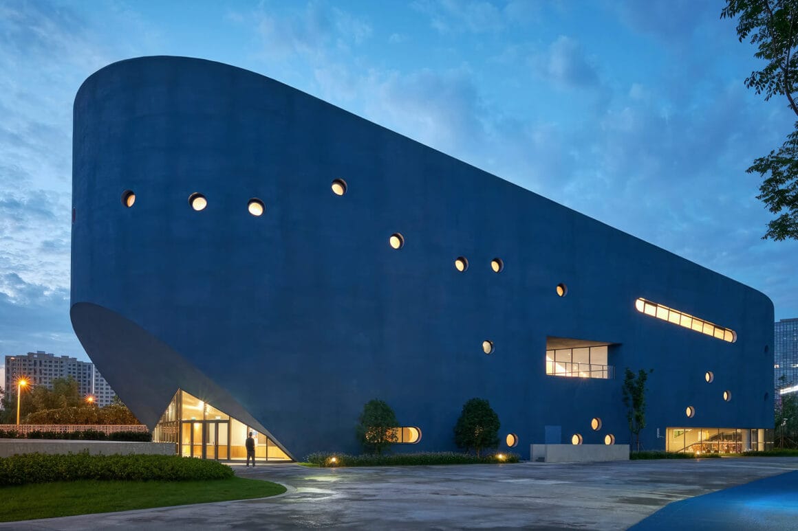 โรงหนังโรงละคร+ห้องสมุด เรียนรู้แบบผสมผสาน ในท้องวาฬสีน้ำเงิน