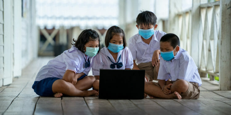 ชะตากรรมนักเรียนไทยยุคโควิด : หนึ่งปีที่สูญหาย บาดแผลที่มองไม่เห็นจากการเรียนออนไลน์