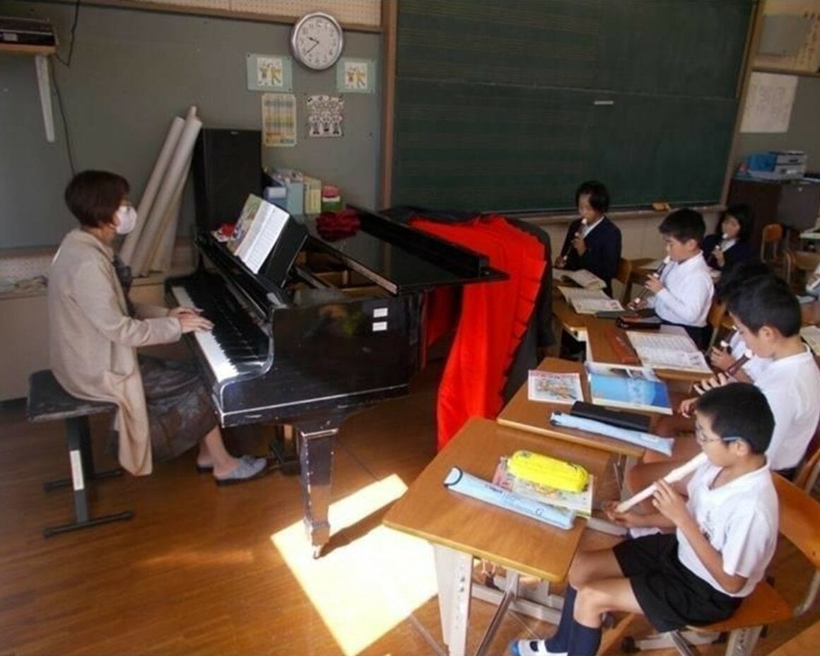 จากเปียโนในห้องอนุบาลจนถึงไลฟ์เฮาส์ : ญี่ปุ่นสร้างอุตสาหกรรมดนตรีอันแข็งแกร่งได้อย่างไร?